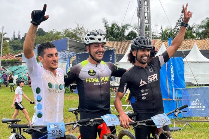 Caputo, Tiago e Arthur, os três primeiros colocados do MTB 25k, Foto: Maria Clara Vergueiro/Go Outside